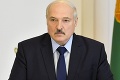 Lukašenko odmietol zahraničných vyjednávačov v povolebnej kríze: Moci sa nevzdám