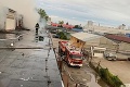 Sú známe škody po požiari skladu a predajne sedačiek v Trnave: Poriadne vysoká suma