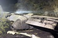 Havária vojenského lietadla na Ukrajine si vyžiadala 25 životov: Hrozivé zábery z miesta tragédie