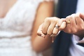 Slováci sa do manželstva neponáhľajú: Vek najstaršieho ženícha a nevesty vás dostane