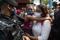 Stovky migrantov z Hondurasu mieria do USA: Vstup do krajiny bez registrácie!