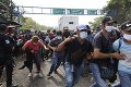 Stovky migrantov z Hondurasu mieria do USA: Vstup do krajiny bez registrácie!