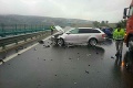 Dopravná nehoda na D1! Dvaja ľudia sa zranili, diaľnicu uzavreli