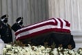 Pohreb sudkyne Najvyššieho súdu Ginsburgovej: Už leží vedľa svojho manžela