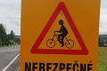 Podtatranská obec rieši početné úrazy, starosta dal osadiť výstražné tabule: Pasce na neskúsených cyklistov