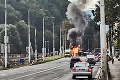 Hrozivý požiar MHD v centre Banskej Bystrice: Autobus plný plynu mohol vybuchnúť