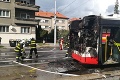 Cestujúci zažili chvíle plné hrôzy: Autobus v Banskej Bystrici zachvátili plamene