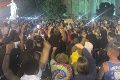 Demonštrácie v USA proti rozhodnutiu úradov: Polícia zatkla 127 osôb