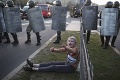 Bielorusi protestujú proti Lukašenkovej inaugurácii: Krvavý zásah polície!