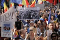Rumuni odmietajú nosiť rúška: Stovky ľudí vyšli do ulíc, protestujú proti opatreniam