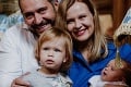 Mňahončák s manželkou po utajenom pôrode druhej dcérky: Ďalší významný deň v ich životoch