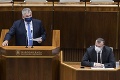 Dusná atmosféra v parlamente pre 13. dôchodky: Richter sa rozohnil, koaliční poslanci mu vrátili úder