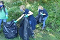 Dobrovoľníci robili poriadky na znečistenej priehrade: Odpadky na Ružíne zbierala aj celebrita!