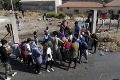 Protesty migrantov na Lesbose sa vymkli spod kontroly: Polícia použila slzotvorný plyn