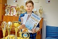 Hudobný virtuóz Peťko žne jeden úspech za druhým: Svetový šampión zo Starej Ľubovne pokoril 138 nadaných konkurentov