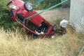 Tragická nehoda na R1: Auto vyletelo z mosta a prevrátilo sa, jeden človek zahynul