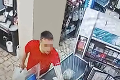 Šokujúci incident v bratislavských potravinách na VIDEU: Pokladník upozornil zákazníka na rúško, ten ho napadol!