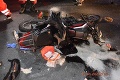 Vážna nehoda: Mladý motorkár (18) bojuje po zrážke s autom o život