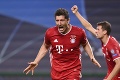 V Bayerne si trofej užívajú: Ušatý pohár skončil v Lewandowského posteli