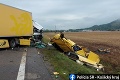 Tragické ráno na východnom Slovensku: Zrazili sa dva kamióny, jeden vodič neprežil