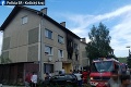 Požiar bytovky v Žehre: Policajti museli evakuovať 22 ľudí