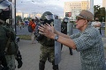 Protesty v Bielorusku neutíchajú: Polícia zasahovala v obytných štvrtiach Minska