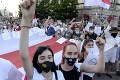 Masívne protesty v Bielorusku pokračujú: Dramatický útek opozičnej líderky
