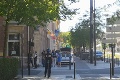 Dráma vo Francúzsku: Ozbrojený muž uväznil v banke rukojemníkov, jedna žena ušla