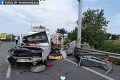 Tragédia na D2: Kamión zrazil na ceste pracovníka, muž nemal šancu