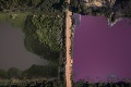 Voda v lagúne sa sfarbila na fialovo: Pravda o napohľad krásnom úkaze je poriadne trpká