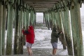 Hurikán Isaias zasiahol Severnú Karolínu: V New Jersey vyhlásili núdzový stav