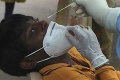 V zovretí koronavírusu: India zaznamenala najvyšší denný prírastok úmrtí