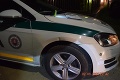 Rýchlo a zbesilo v uliciach Bátorovej: Opitý vodič nemal doklady, narazil do policajného auta