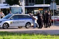 Dráma v Banskej Bystrici: Agresívni tínedžeri zaútočili na trolejbus, najhoršie skončil policajt