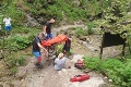 V Žiarskej doline spadol z kolotoča chlapec: Pomáhali mu horskí záchranári