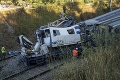 V Portugalsku sa zrazil vlak s údržbovým vozidlom: Nehoda si vyžiadala dve obete