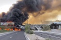 Zábery hrôzy: V Arizone sa pod vlakom zrútil most, jazero pohltili plamene