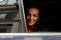 Berlusconi sa po 10 rokoch rozišiel s blonďavou sexicou: Slzy jej utrel šekom na 20 miliónov
