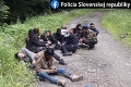 Policajti zadržali v okrese Snina 16 nelegálnych migrantov: Jedného z nich už raz vyhostili