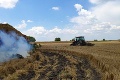 V Kolárove horelo nákladné auto naložené slamou: Škody rátajú v desiatkach tisíc eur