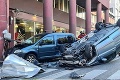 Desivá autonehoda profesora Traubnera s manželkou v Bratislave: Polámané rebrá, auto prevrátené na streche!