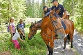 Pomáhajú a chránia v sedle koní: Vlamačov straší jazdná polícia