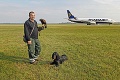 Strážcovia bezpečnosti letov nepoľavili ani cez koronu: Na letisko v Bratislave dohliada 17 operených stíhačiek