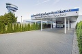 Strážcovia bezpečnosti letov nepoľavili ani cez koronu: Na letisko v Bratislave dohliada 17 operených stíhačiek
