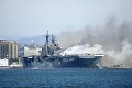 Loď vojenského námorníctva USA zachvátili plamene: 21 ľudí skončilo v nemocnici, ostatných evakuovali
