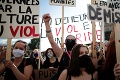 Minister vyšetrovaný za znásilnenie: Stovky žien protestovali v Paríži