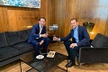 Prvé stretnutie premiéra s rakúskym kancelárom: Vysmiati Matovič aj Kurz sa pochválili fotkou