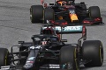 Piloti F1 podporia boj proti rasizmu: Zostať ticho znamená niesť vinu, odkazuje Hamilton