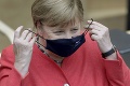 Takto uvidíte Merkelovú prvýkrát: Detail na tvári sa nedal prehliadnuť