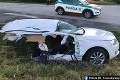 Hororová zrážka kamióna a Octavie na západnom Slovensku: Osobné auto roztrhlo na dve časti!